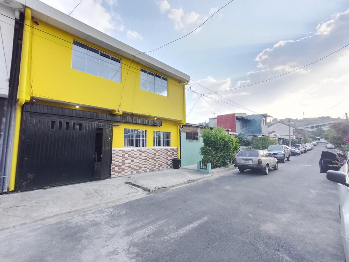 Hostal Los Heroes Antiguo Cuscatlán エクステリア 写真