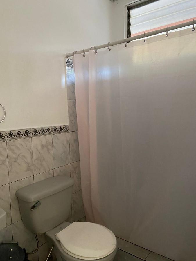 Hostal Los Heroes Antiguo Cuscatlán エクステリア 写真