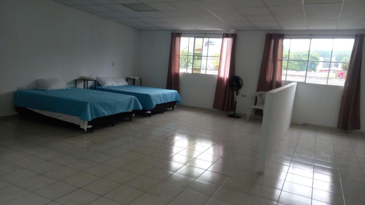 Hostal Los Heroes Antiguo Cuscatlán エクステリア 写真