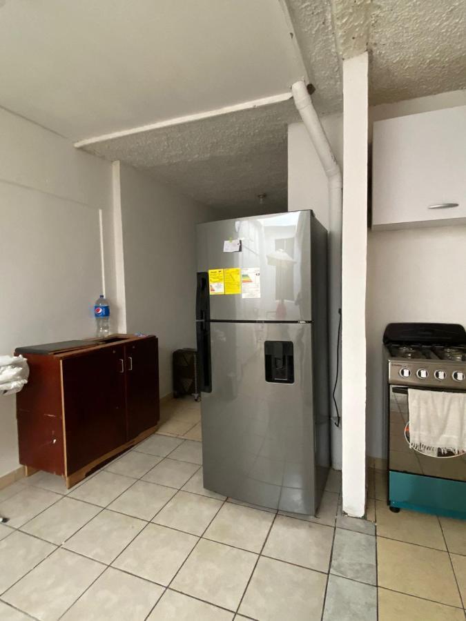 Hostal Los Heroes Antiguo Cuscatlán エクステリア 写真